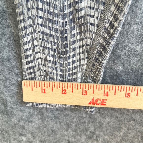 LULULEMON Wunder Under Hi-Rise 7/8 Tight Luon Arrow Jacquard Grey White Size 6 - Picture 9 of 9